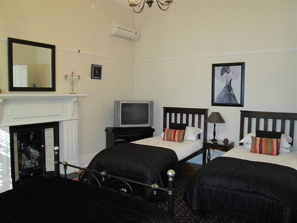 The 3 Chimneys Guest House Бофорт-Уэст Экстерьер фото